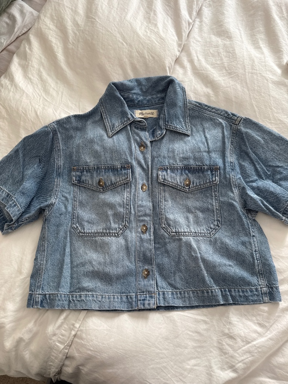 Cropped short sleeve denim top